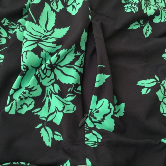 Title Nine Long-Sleeved Sunbuster XL Navy/Aqua - Picture 6 of 7